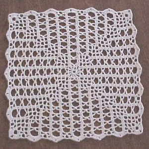 Lacet Square Doily